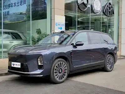 NIO ES8 2025