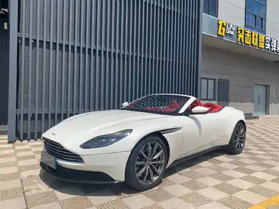Aston Martin DB11 2023