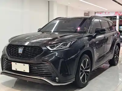 Toyota Crown Kluger 2023