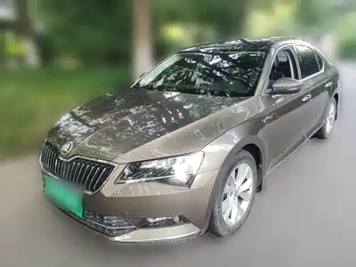 Škoda Superb 2016