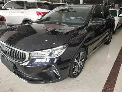 Geely Emgrand 2022