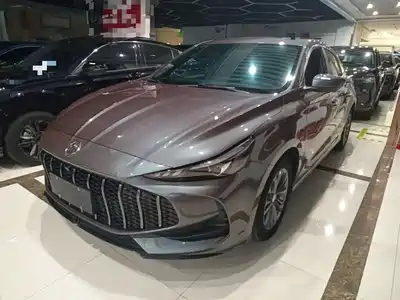 MG MG5 2025