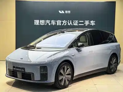 Li Auto i8 2025