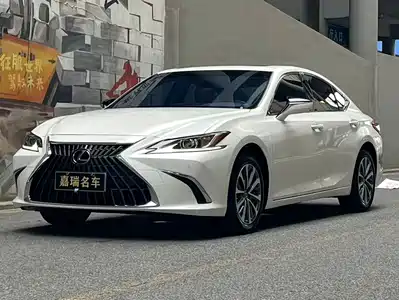Lexus ES 2024