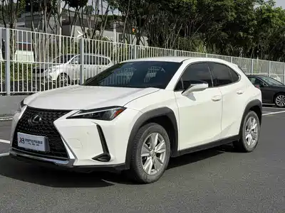 Lexus UX 2024