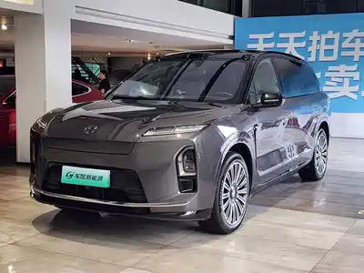 NIO ES8 2025