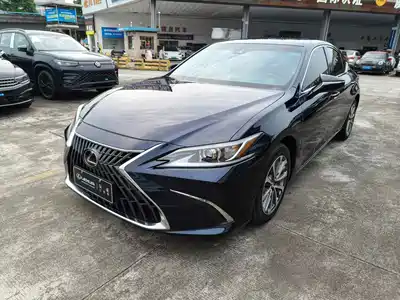 Lexus ES 2024