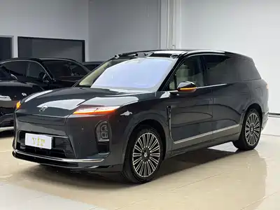 NIO ES8 2025