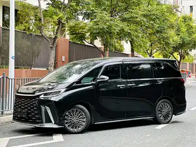 Lexus LM 2024