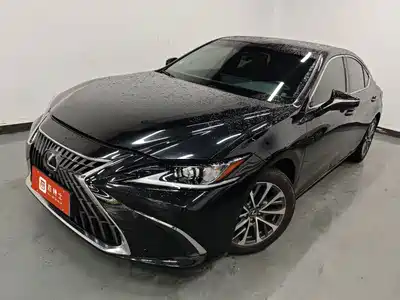 Lexus ES 2023