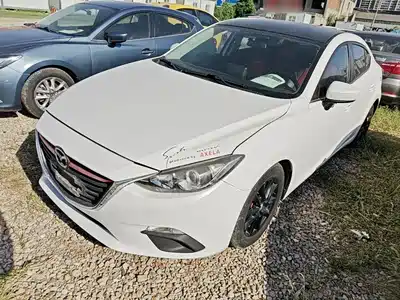 Mazda Mazda3 Axela 2015