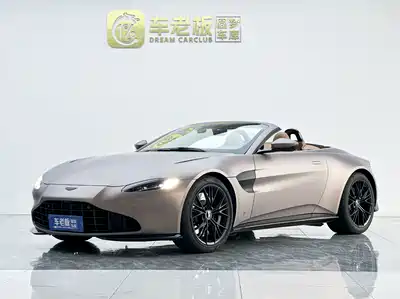 Aston Martin V8 Vantage 2021