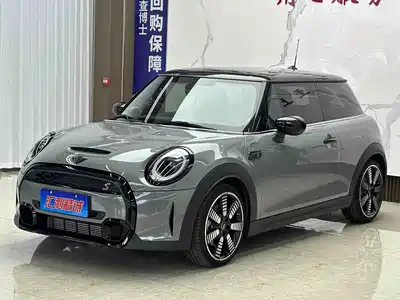 MINI MINI 2023
