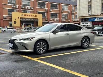 Lexus ES 2019