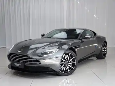 Aston Martin DB11 2021
