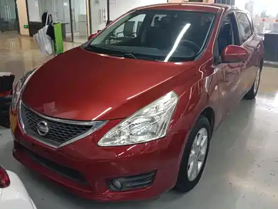 Nissan Tiida 2015