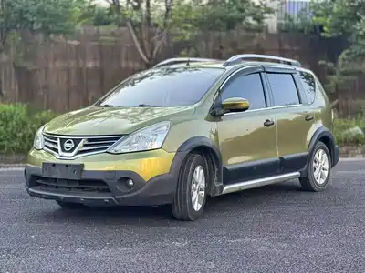 Nissan Livina 2015