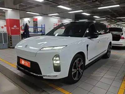 NIO ES8 2025