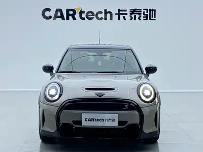 MINI MINI 2023