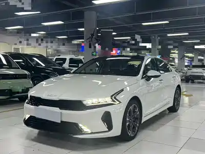 Kia K5 2025