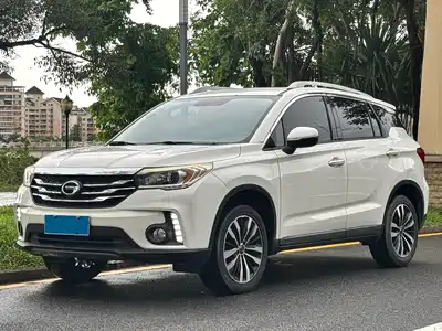 GAC Trumpchi GS4 2015