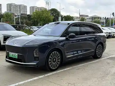 NIO ES8 2025