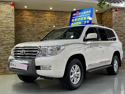 Toyota Land Cruiser 2011
