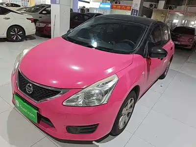 Nissan Tiida 2015