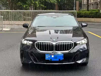 BMW 5 Series (Import) 2025