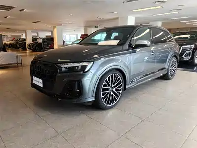 Audi SQ7 2025
