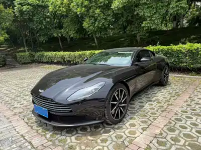 Aston Martin DB11 2020