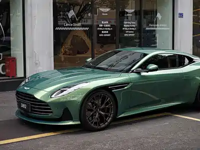 Aston Martin DB12 2024