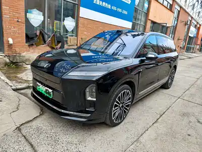 NIO ES8 2025