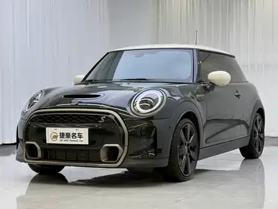 MINI MINI 2023