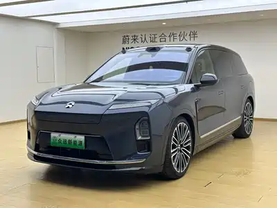 NIO ES8 2025