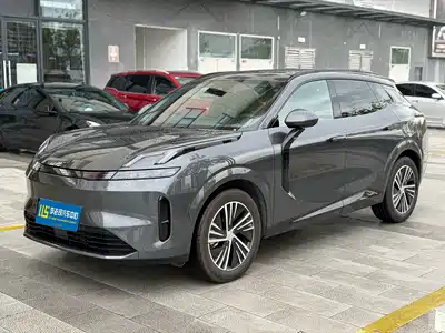 Lynk & Co 08 EM-P 2024