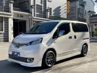 Nissan NV200 2015