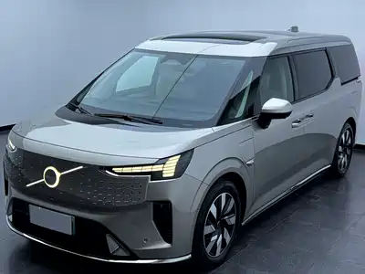 Volvo EM90 2024