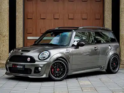 MINI CLUBMAN 2011