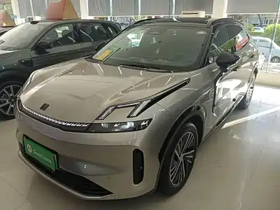 Lynk & Co 08 EM-P 2024