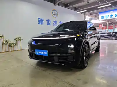Li Auto L8 2025