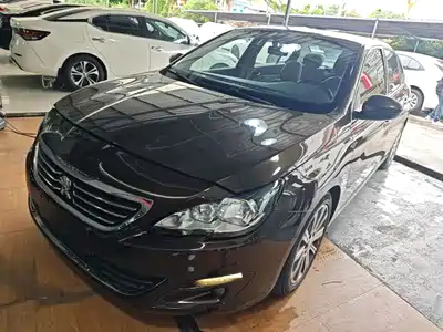 Peugeot 408 2015