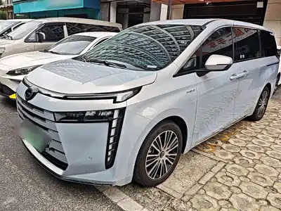 GAC Trumpchi E8 NEV 2025