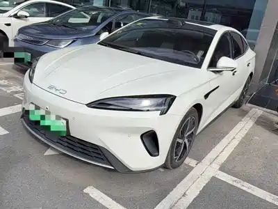 BYD Seal 07 DM-i 2025