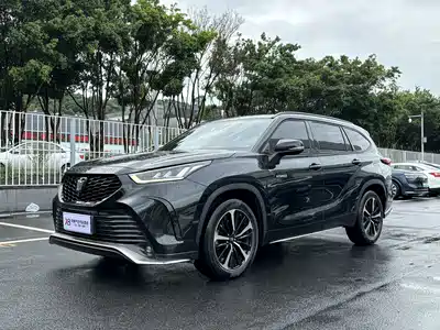 Toyota Crown Kluger 2023
