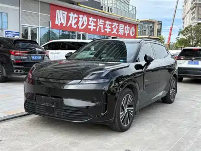 Lynk & Co 08 EM-P 2024