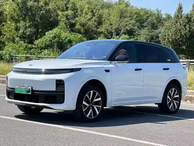 Li Auto L6 2025