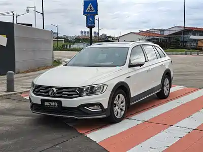 Volkswagen C-TREK 2017