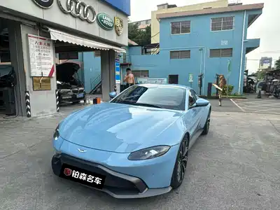 Aston Martin V8 Vantage 2019