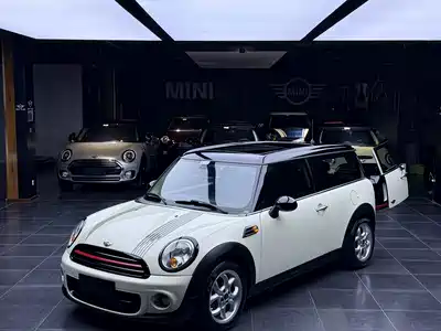 MINI CLUBMAN 2013